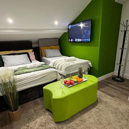 Southgate Luxury Apartments Elland Buitenkant foto