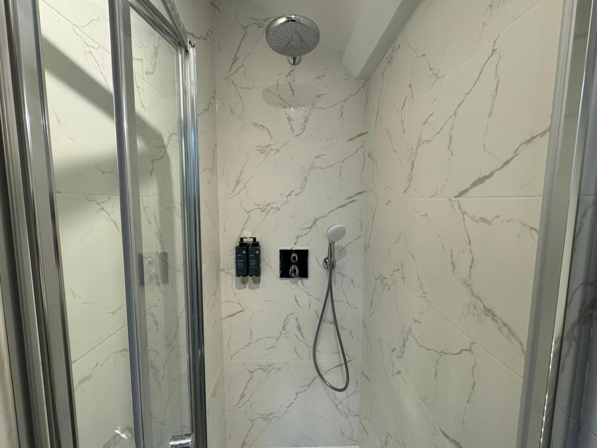 Southgate Luxury Apartments Elland Buitenkant foto