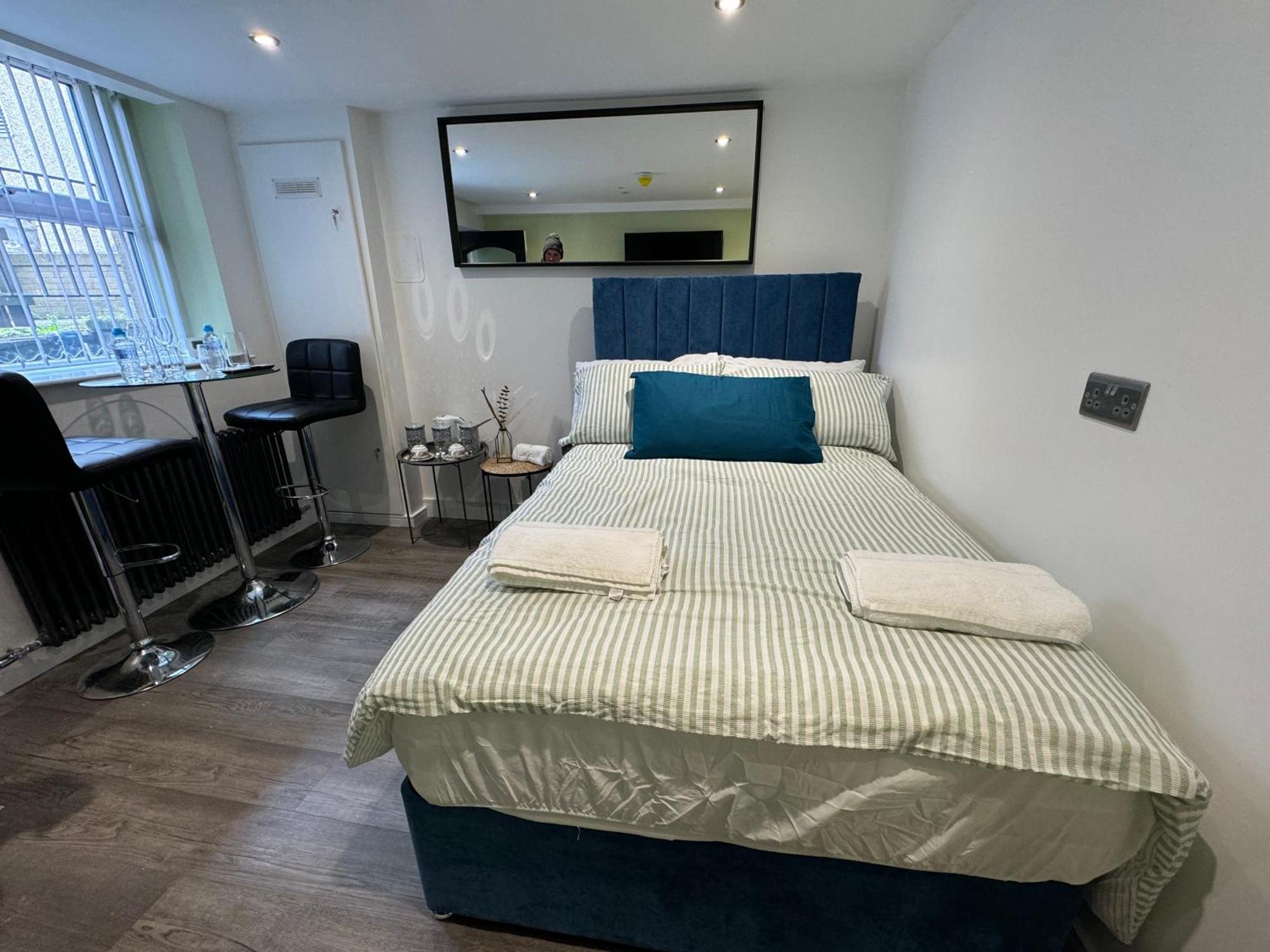 Southgate Luxury Apartments Elland Buitenkant foto