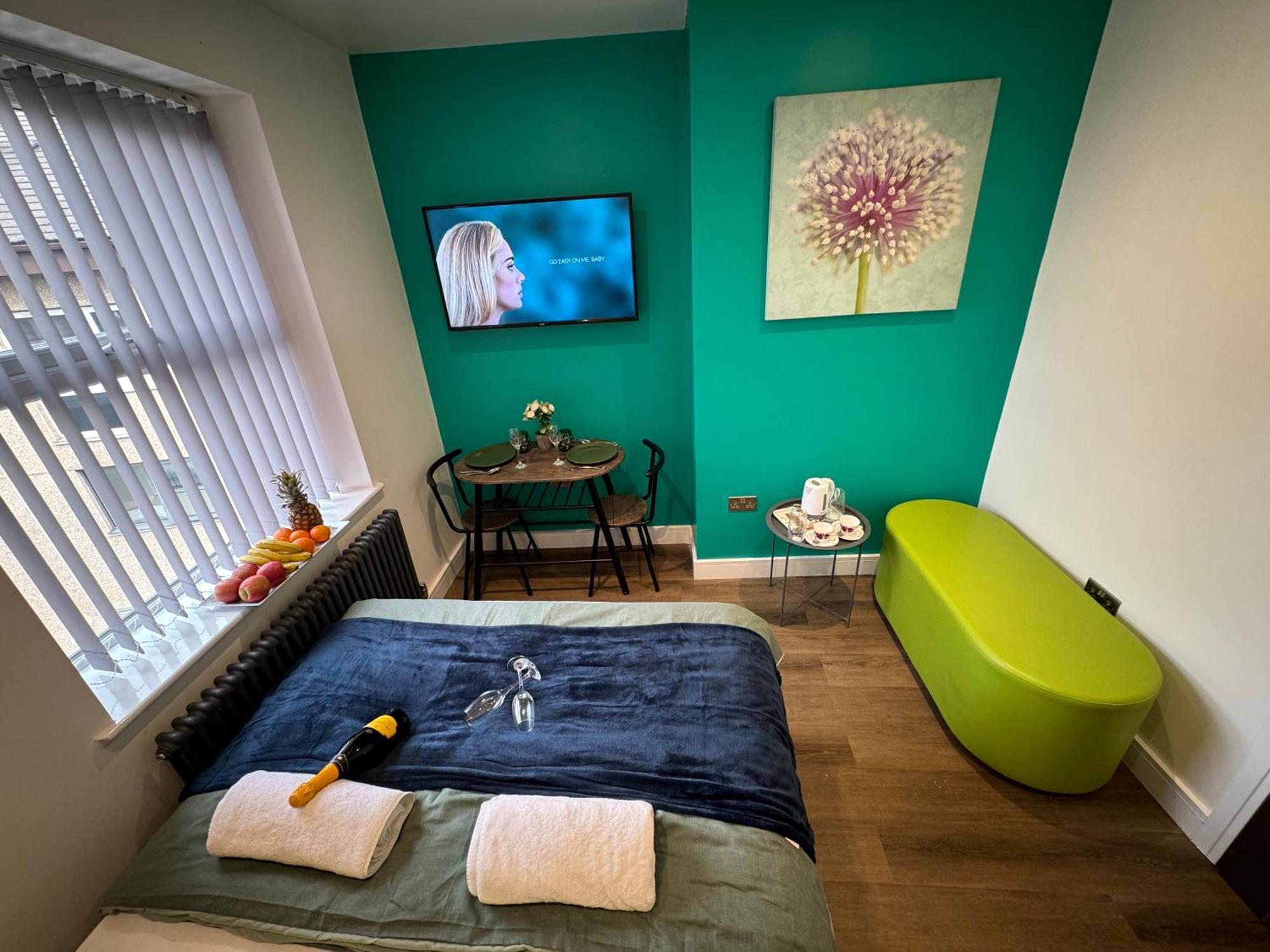 Southgate Luxury Apartments Elland Buitenkant foto