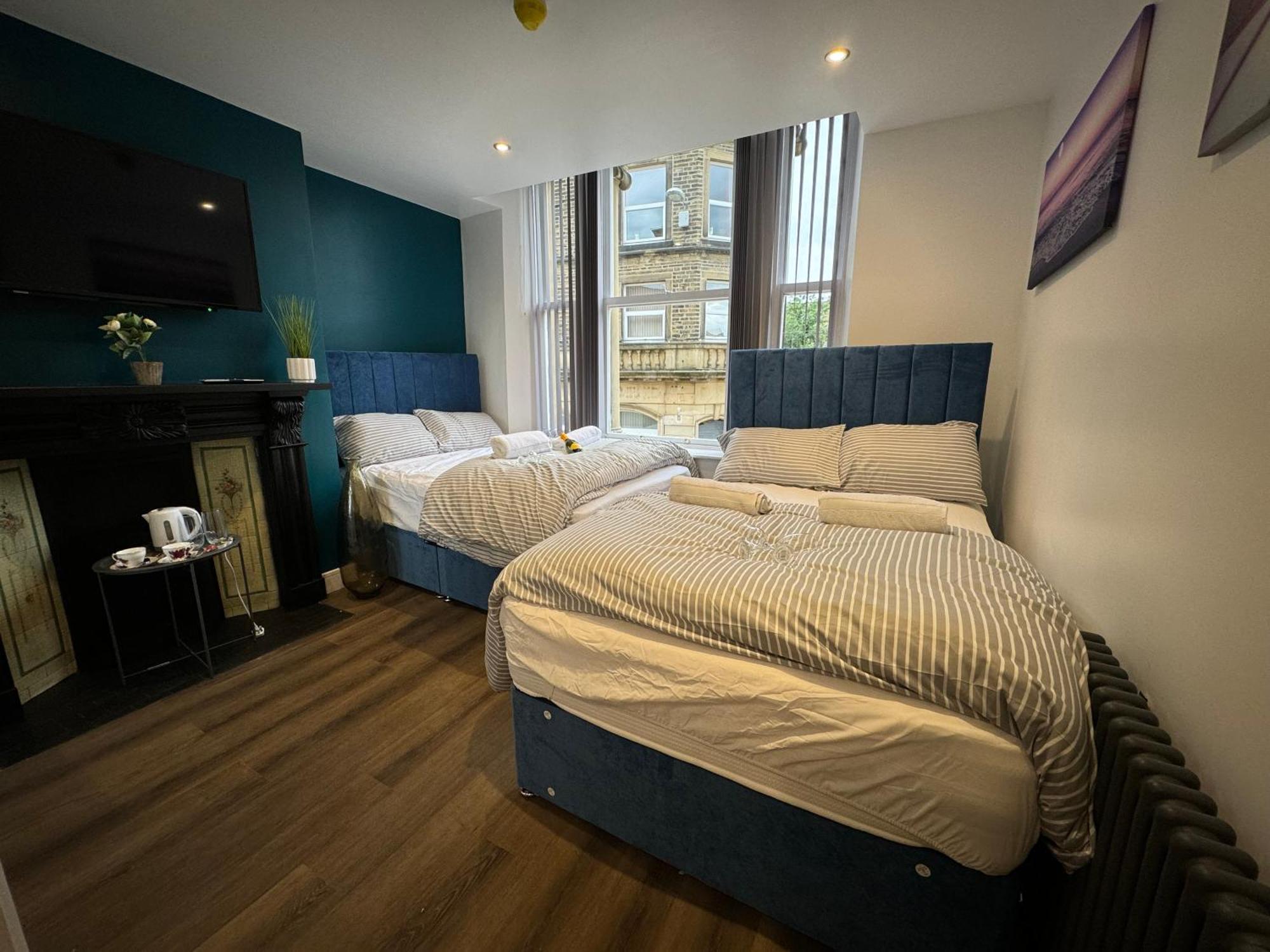 Southgate Luxury Apartments Elland Buitenkant foto