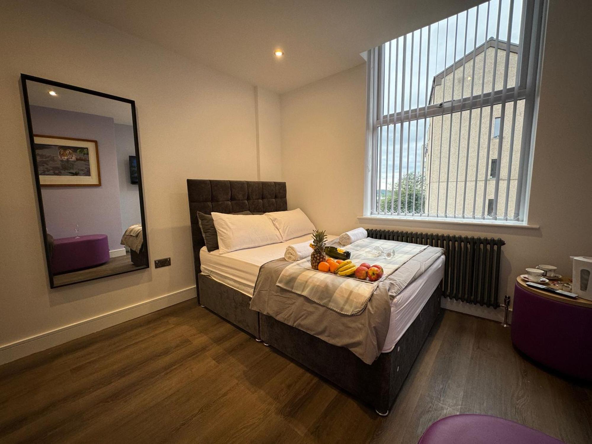 Southgate Luxury Apartments Elland Buitenkant foto