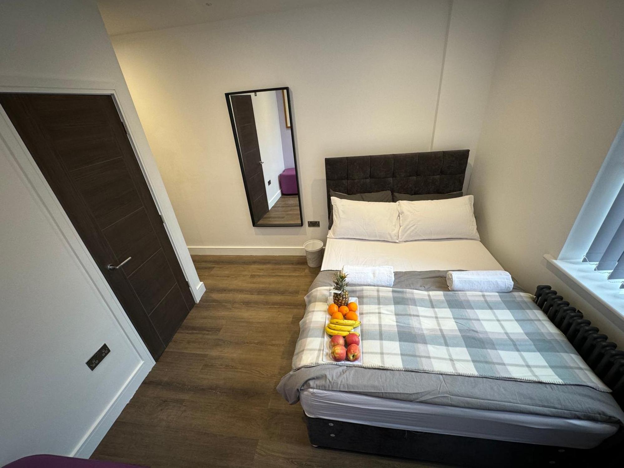 Southgate Luxury Apartments Elland Buitenkant foto