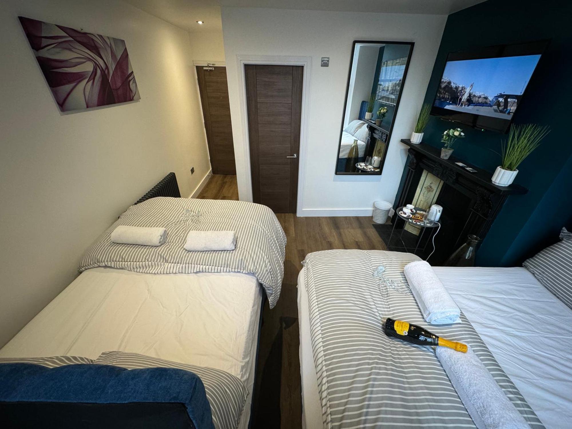 Southgate Luxury Apartments Elland Buitenkant foto
