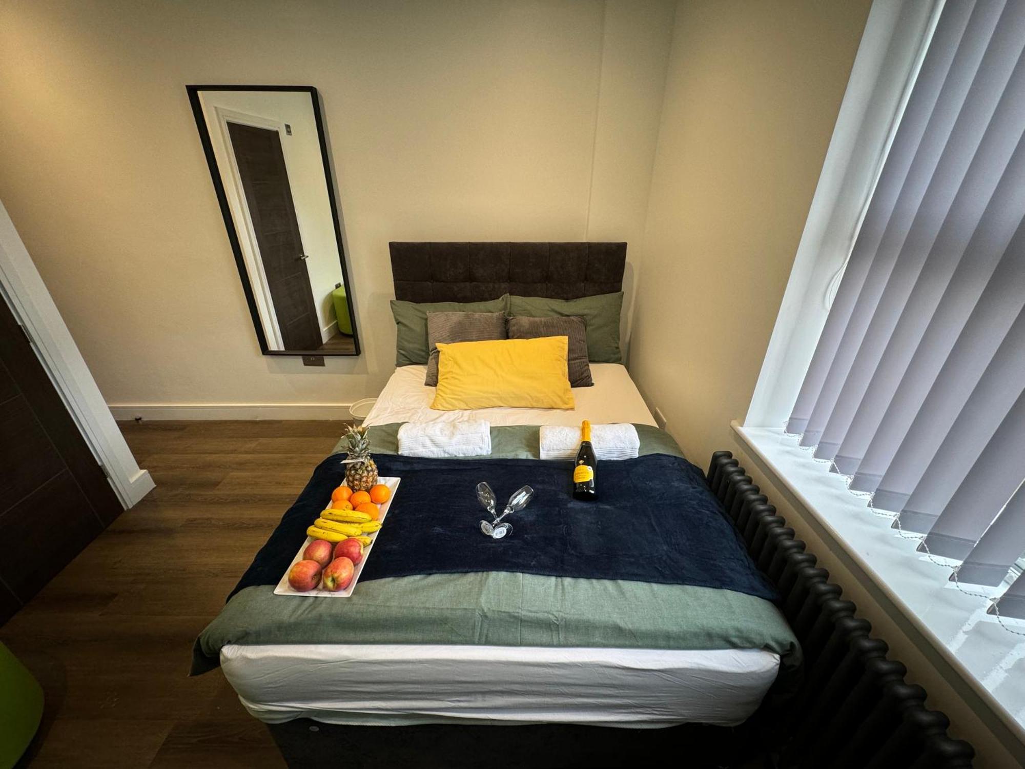 Southgate Luxury Apartments Elland Buitenkant foto
